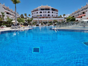 Ground floor apartment Casa Pico, Parque Santiago 1, heated pool, 100 m to sea and beach, wifi